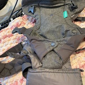 3/$12 Infantino baby carrier like new with free car seat head support